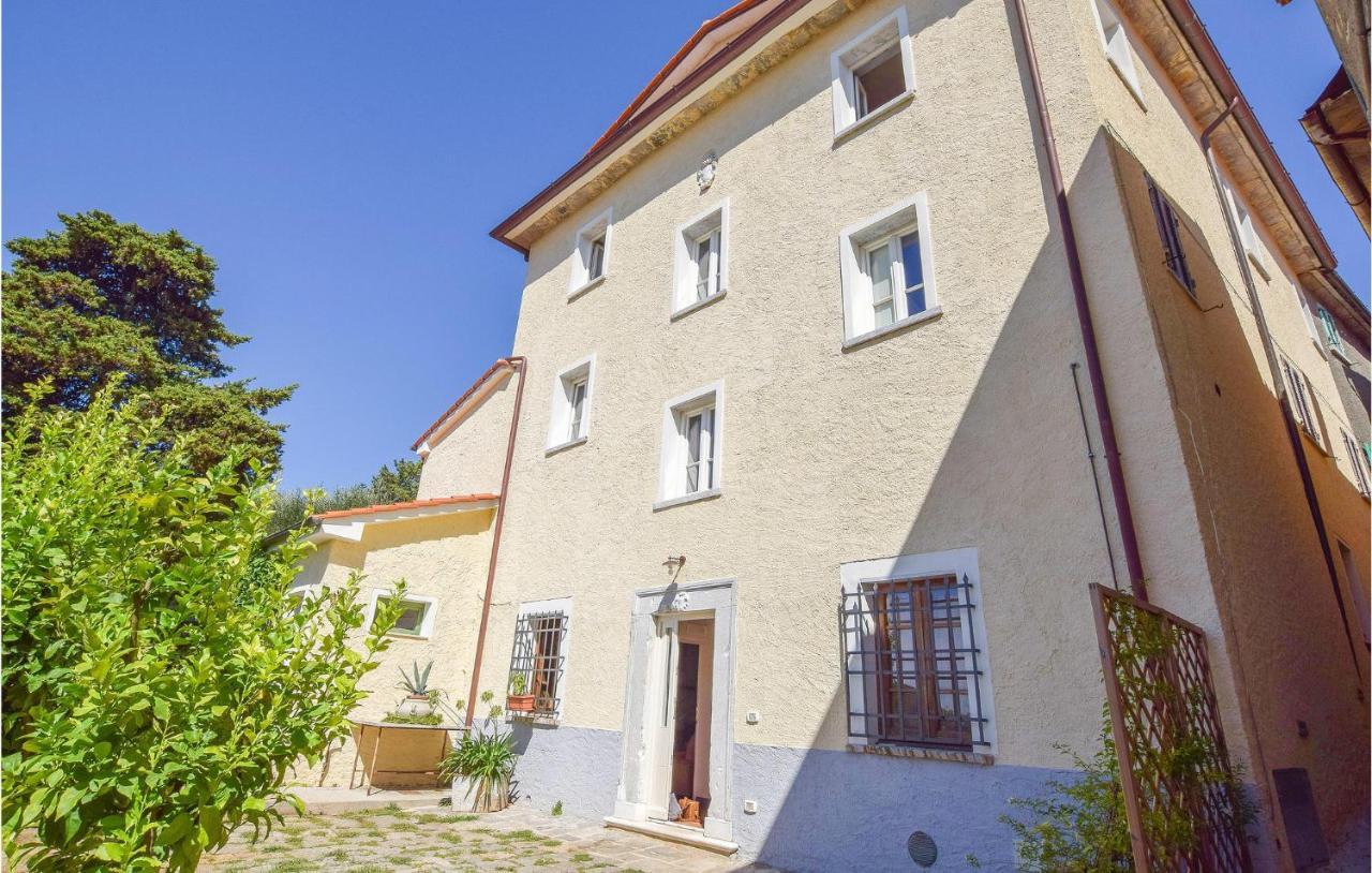 5 Bedroom Amazing Home In Fabbiano Fabbiano  Zewnętrze zdjęcie