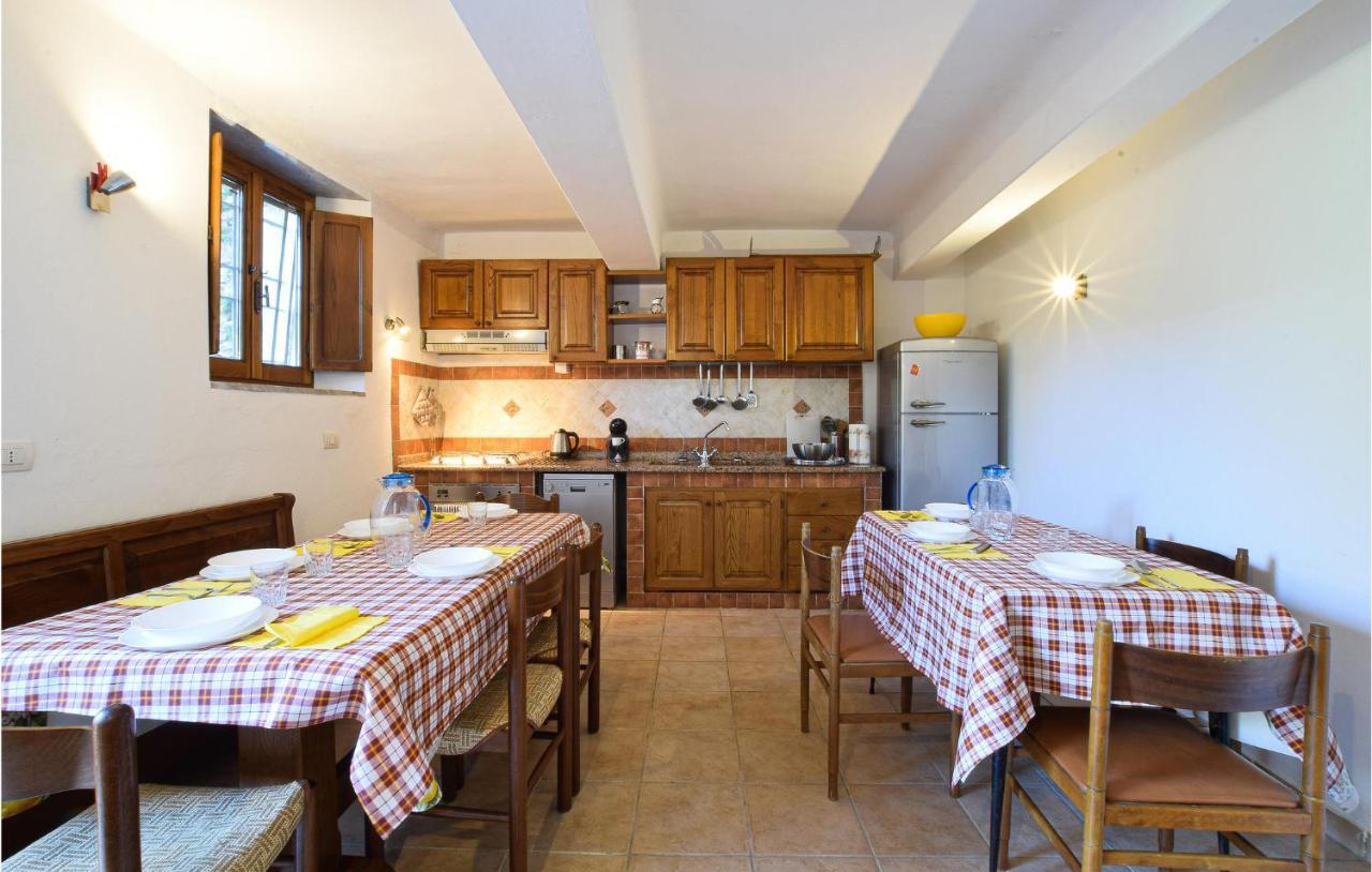 5 Bedroom Amazing Home In Fabbiano Fabbiano  Zewnętrze zdjęcie
